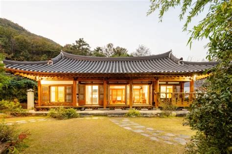 Where to Stay in South Korea: 20 Best Hanoks in .